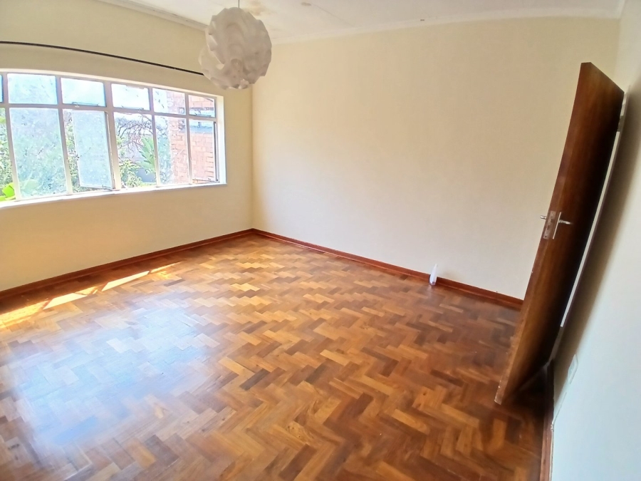 7 Bedroom Property for Sale in Nieuw Muckleneuk Gauteng