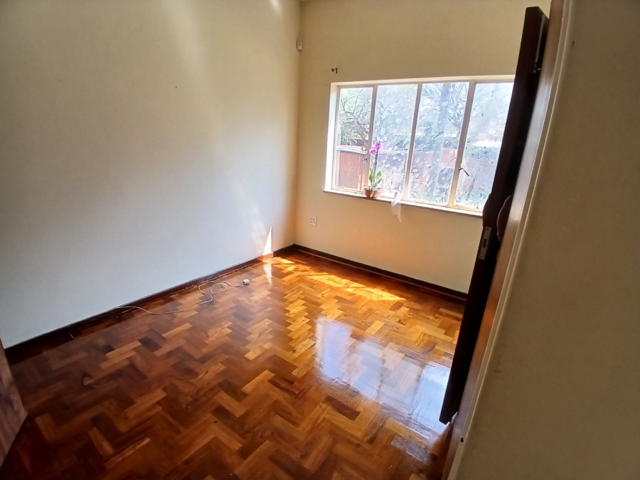 7 Bedroom Property for Sale in Nieuw Muckleneuk Gauteng