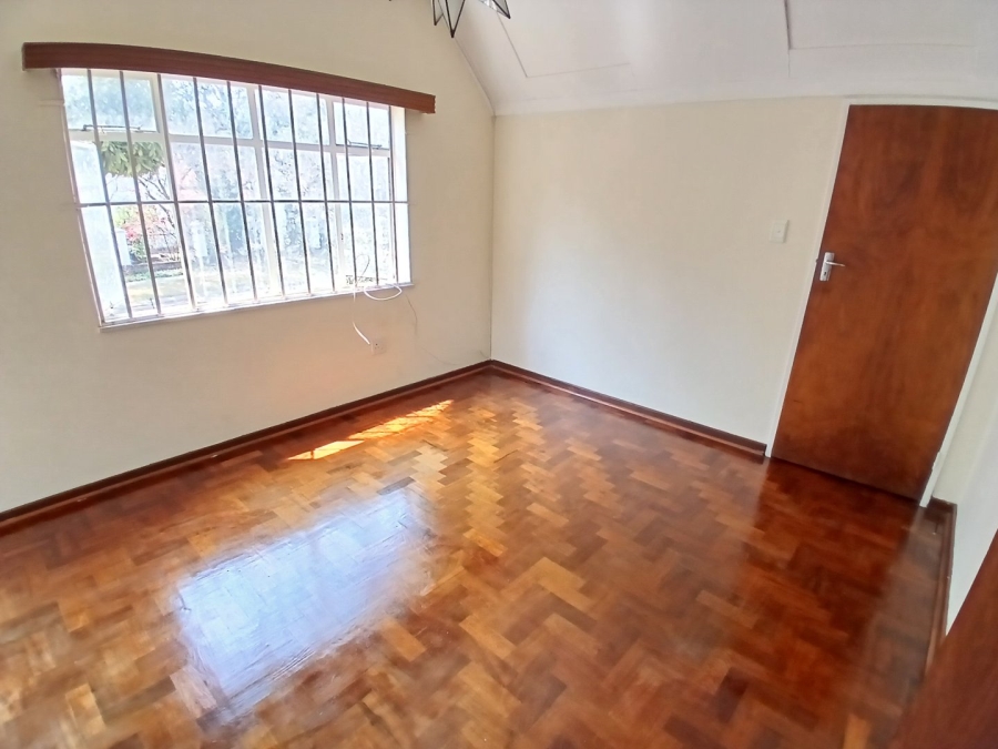 7 Bedroom Property for Sale in Nieuw Muckleneuk Gauteng
