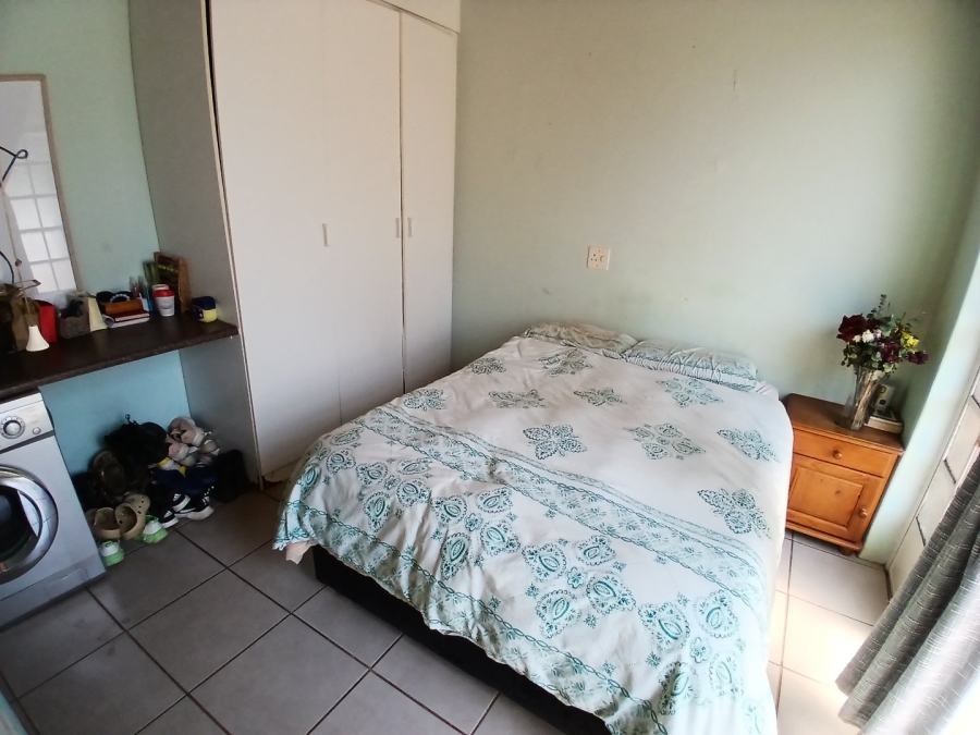 7 Bedroom Property for Sale in Nieuw Muckleneuk Gauteng