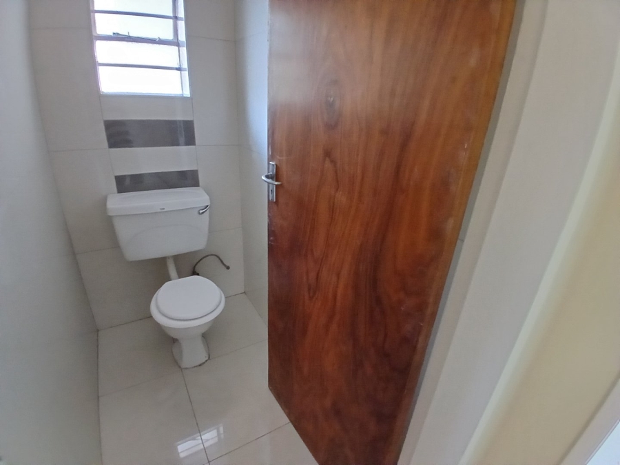 7 Bedroom Property for Sale in Nieuw Muckleneuk Gauteng