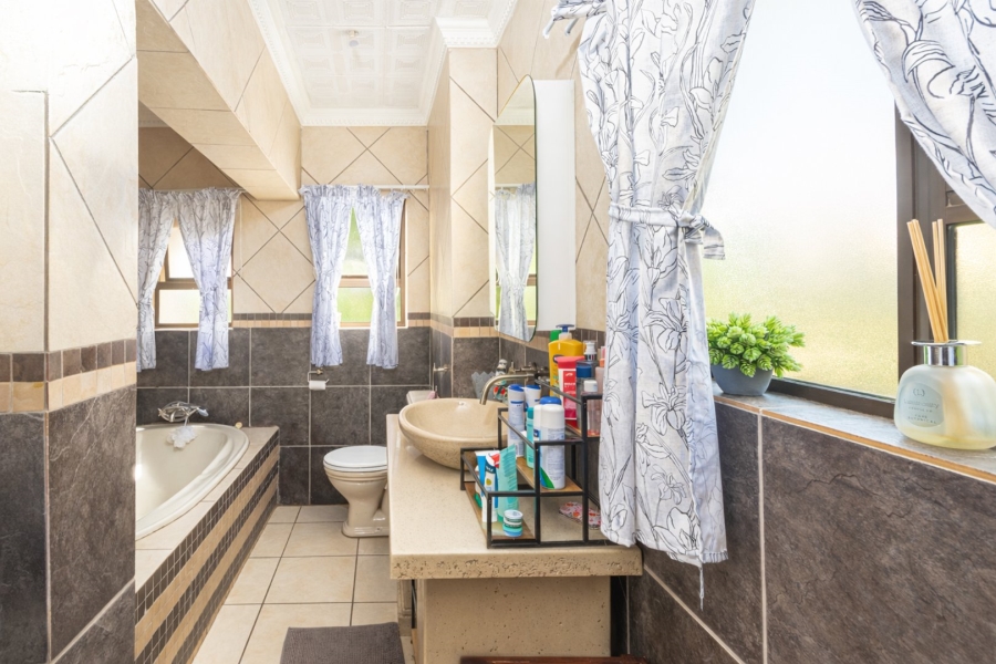 4 Bedroom Property for Sale in Highveld Gauteng
