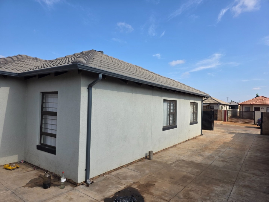 3 Bedroom Property for Sale in Soshanguve VV Gauteng