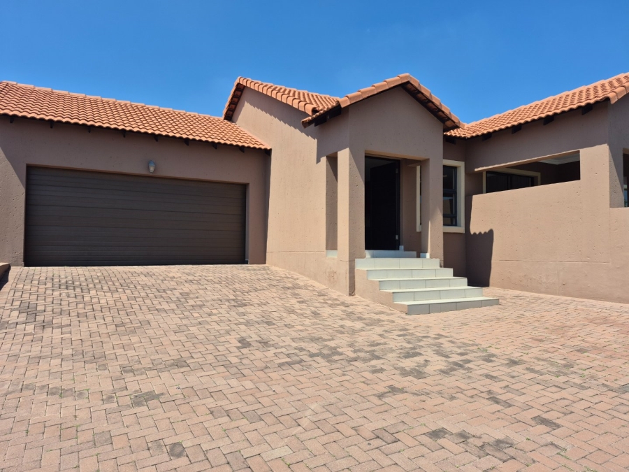 3 Bedroom Property for Sale in Thatchfield Hills Gauteng