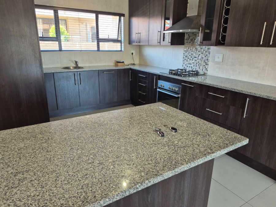 3 Bedroom Property for Sale in Thatchfield Hills Gauteng