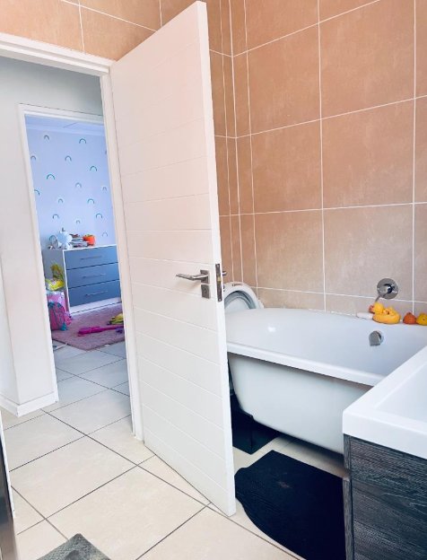 3 Bedroom Property for Sale in Greenstone Crest Gauteng