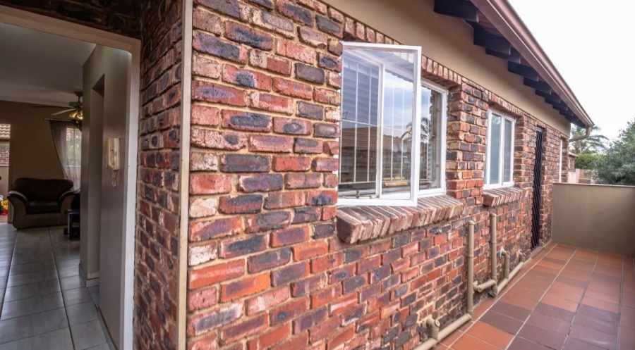 2 Bedroom Property for Sale in Eden Glen Gauteng