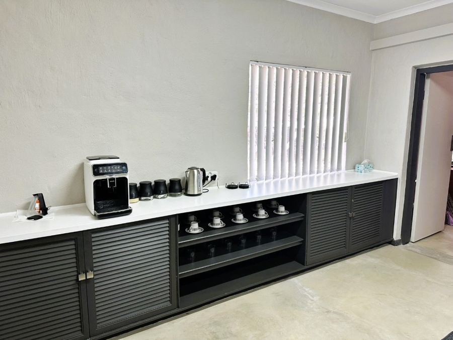 To Let Commercial Property for Rent in Fontainebleau Gauteng