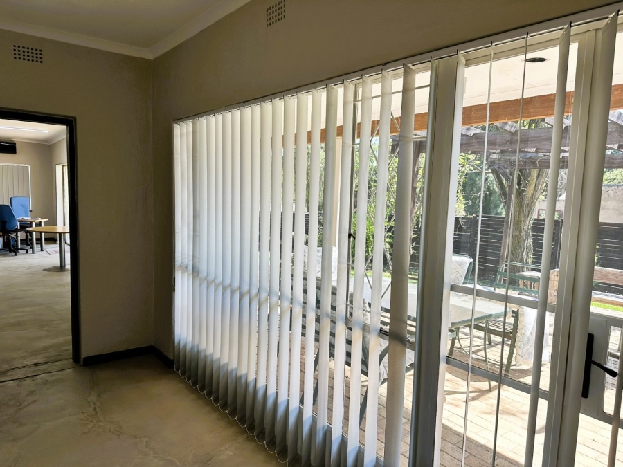 To Let Commercial Property for Rent in Fontainebleau Gauteng