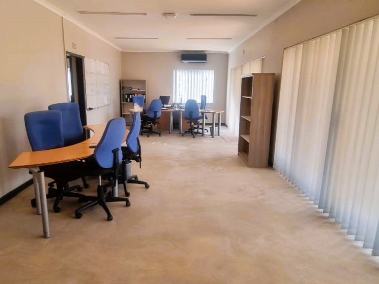 To Let Commercial Property for Rent in Fontainebleau Gauteng