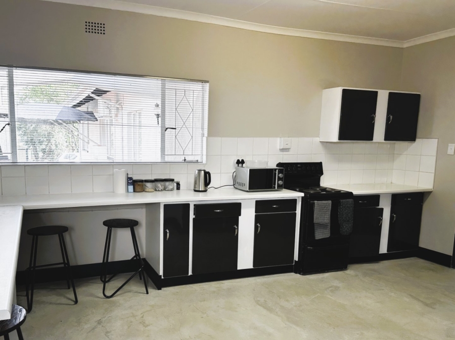 To Let Commercial Property for Rent in Fontainebleau Gauteng