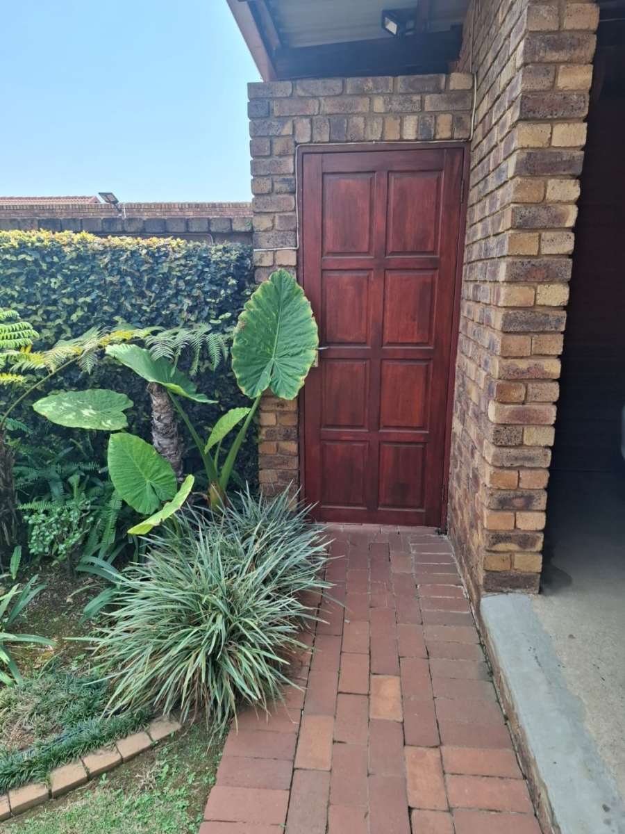 2 Bedroom Property for Sale in Terenure Gauteng