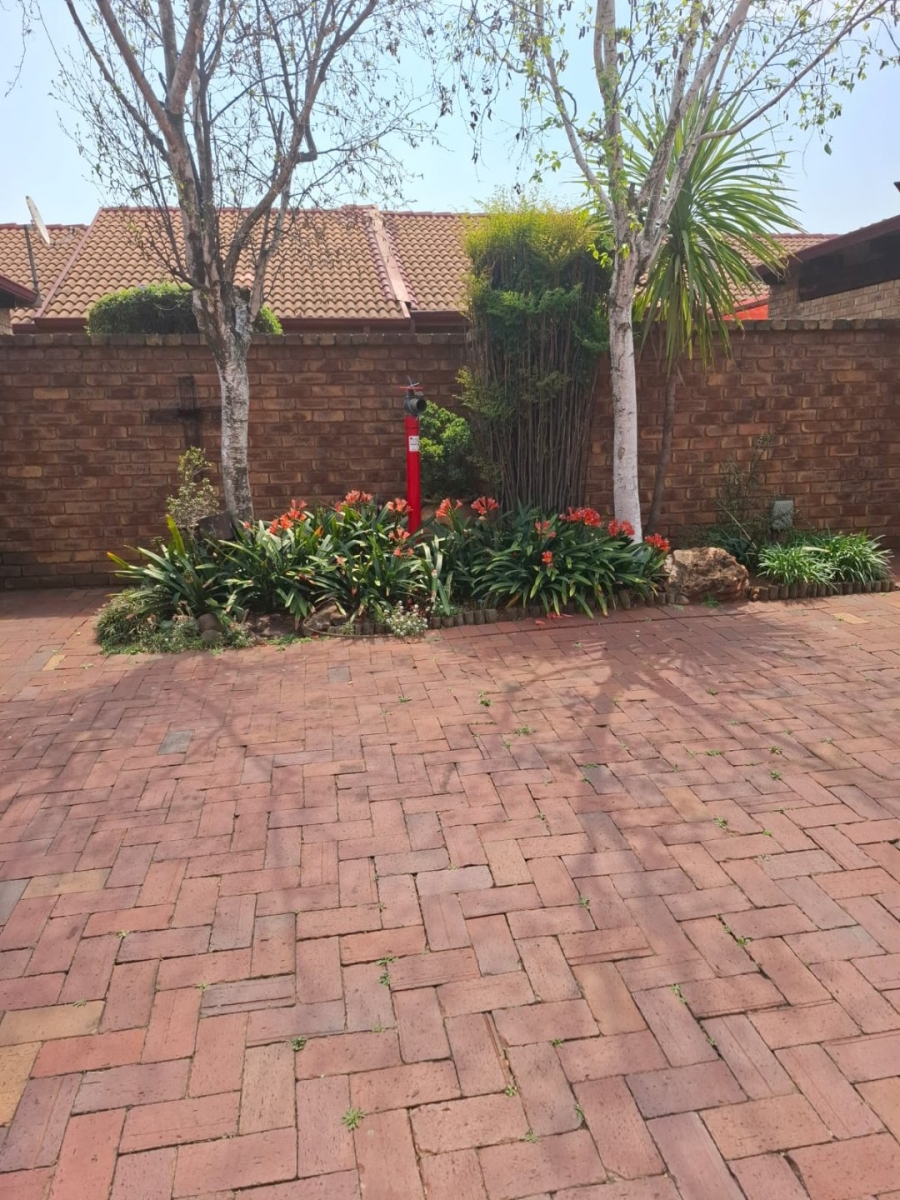 2 Bedroom Property for Sale in Terenure Gauteng