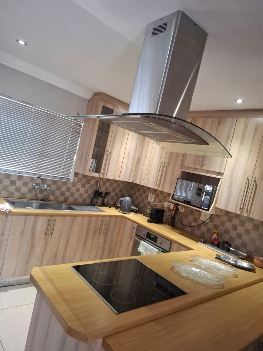 2 Bedroom Property for Sale in Terenure Gauteng