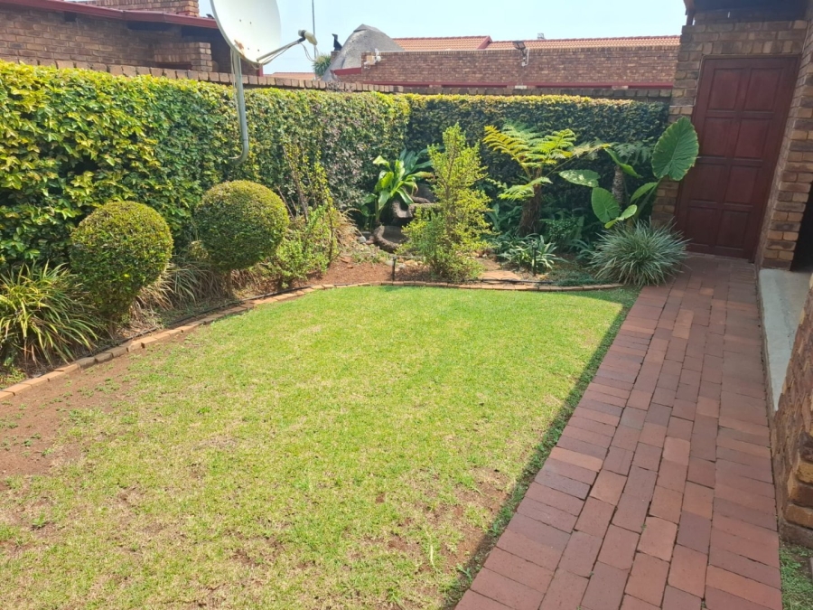 2 Bedroom Property for Sale in Terenure Gauteng
