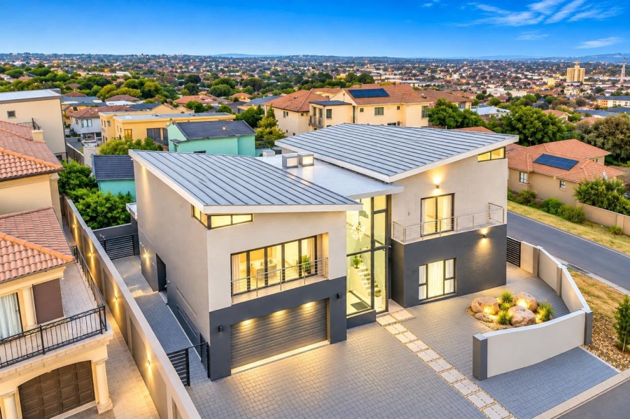 4 Bedroom Property for Sale in South Crest Gauteng