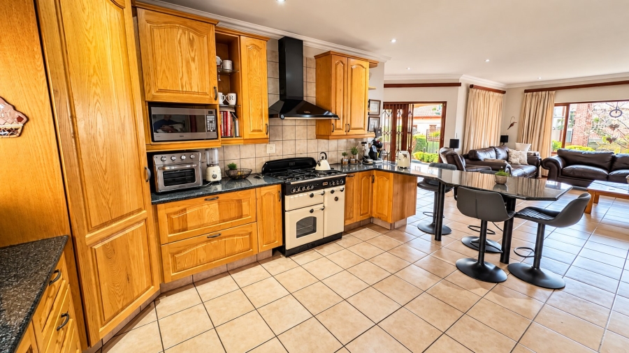 5 Bedroom Property for Sale in Irene View Estate Gauteng