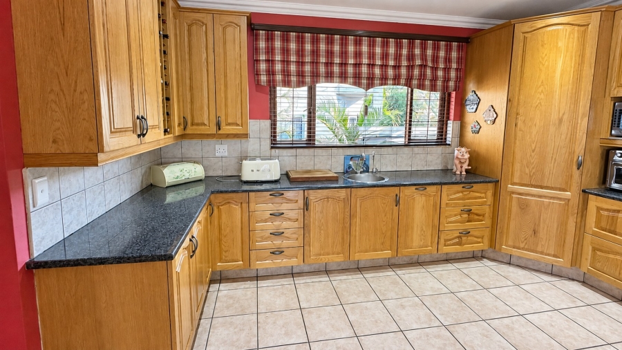 5 Bedroom Property for Sale in Irene View Estate Gauteng