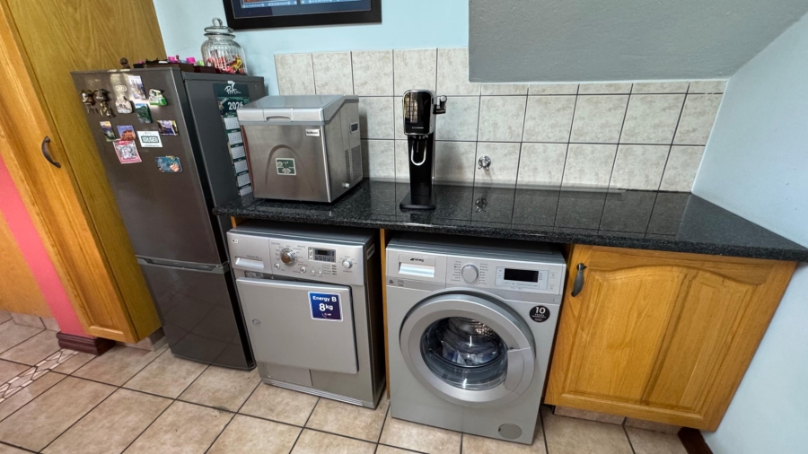 5 Bedroom Property for Sale in Irene View Estate Gauteng