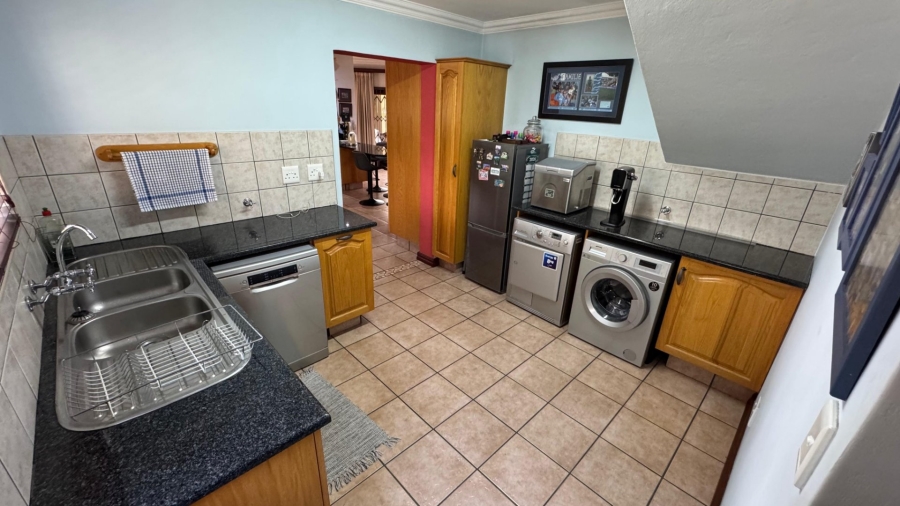 5 Bedroom Property for Sale in Irene View Estate Gauteng