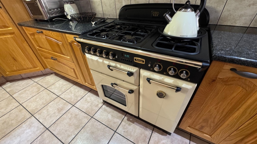 5 Bedroom Property for Sale in Irene View Estate Gauteng