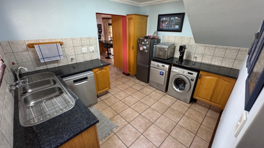 5 Bedroom Property for Sale in Irene View Estate Gauteng