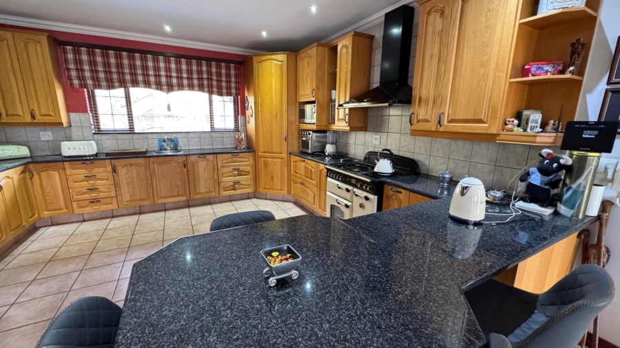 5 Bedroom Property for Sale in Irene View Estate Gauteng