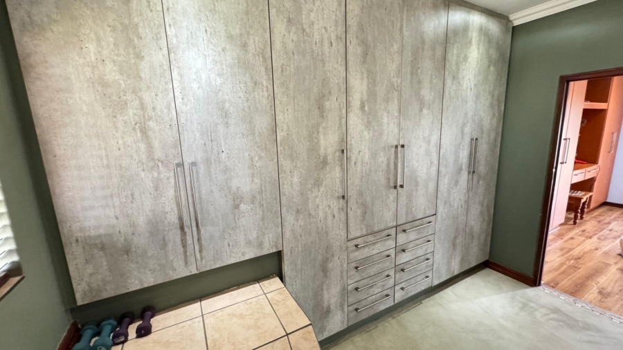 5 Bedroom Property for Sale in Irene View Estate Gauteng