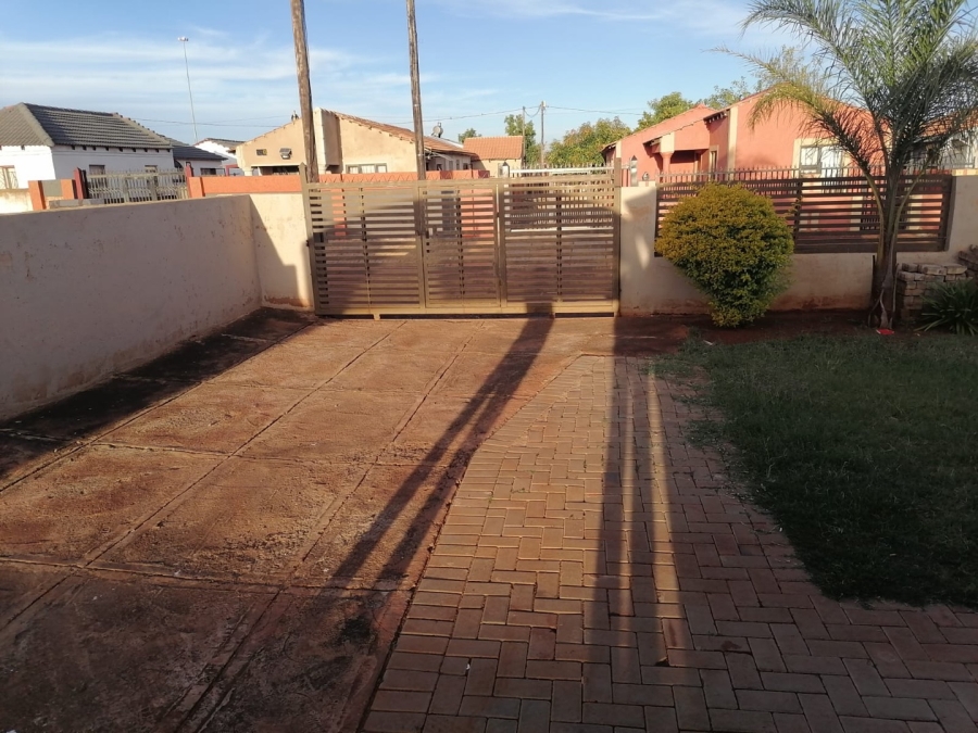2 Bedroom Property for Sale in Ga-Rankuwa Unit 24 Gauteng