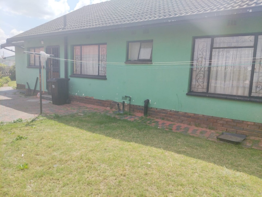 3 Bedroom Property for Sale in Diepkloof Gauteng