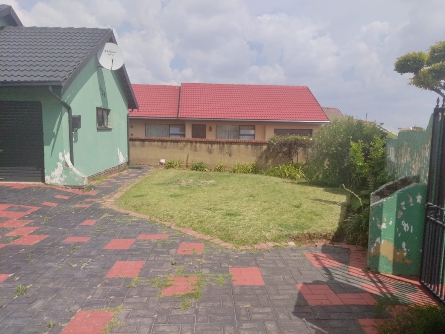 3 Bedroom Property for Sale in Diepkloof Gauteng