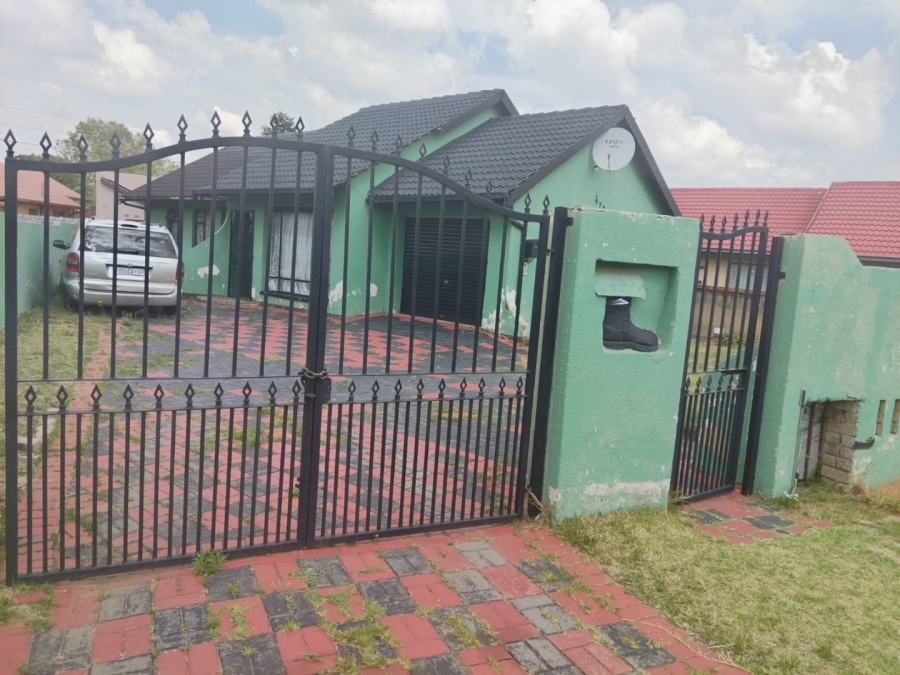 3 Bedroom Property for Sale in Diepkloof Gauteng