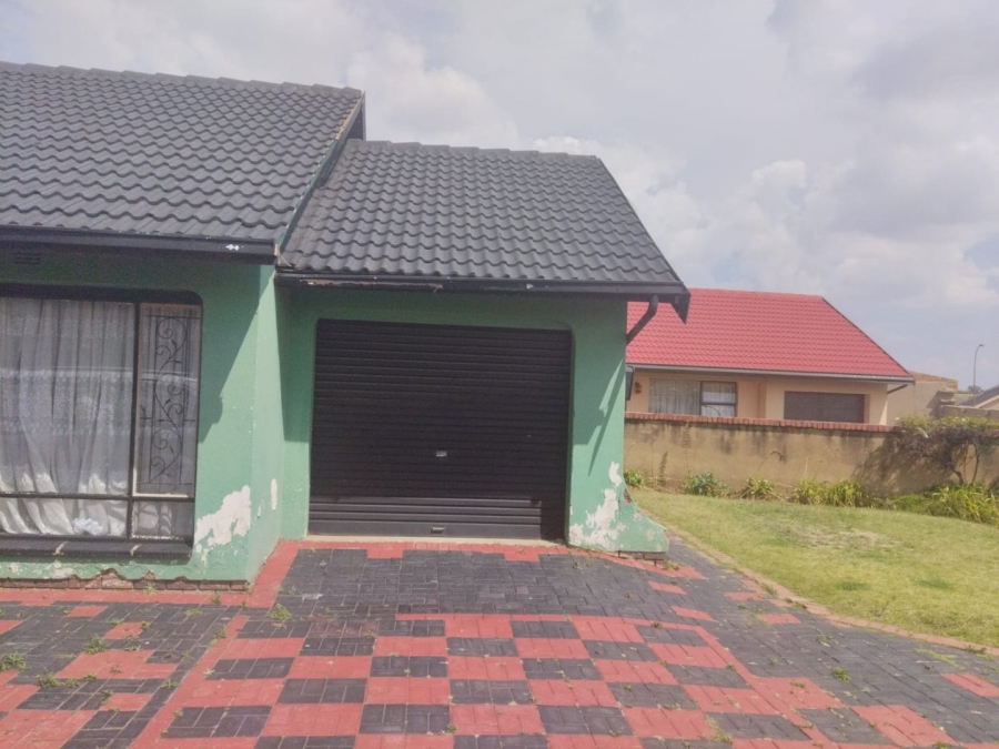 3 Bedroom Property for Sale in Diepkloof Gauteng