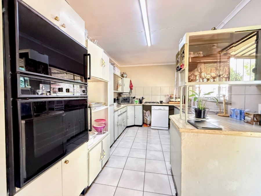 4 Bedroom Property for Sale in Rietfontein Gauteng