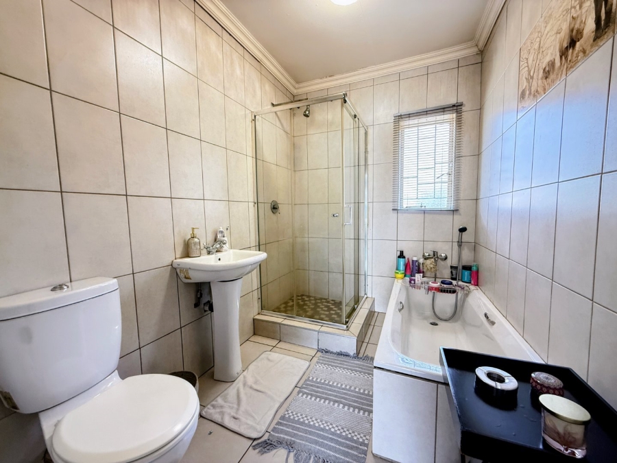 4 Bedroom Property for Sale in Rietfontein Gauteng