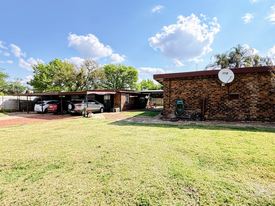 4 Bedroom Property for Sale in Rietfontein Gauteng