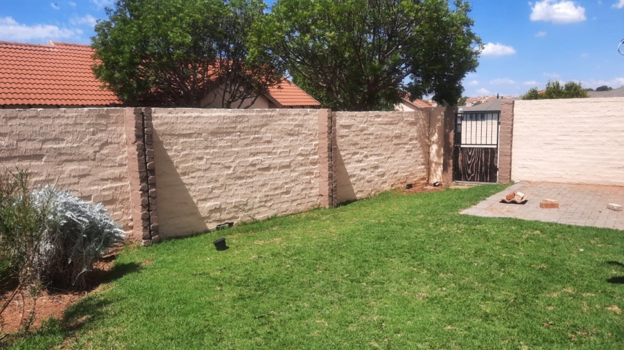 2 Bedroom Property for Sale in Carlswald Gauteng