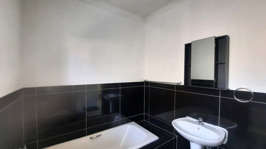2 Bedroom Property for Sale in Carlswald Gauteng