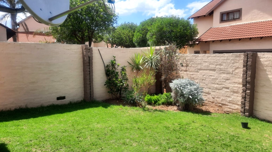 2 Bedroom Property for Sale in Carlswald Gauteng