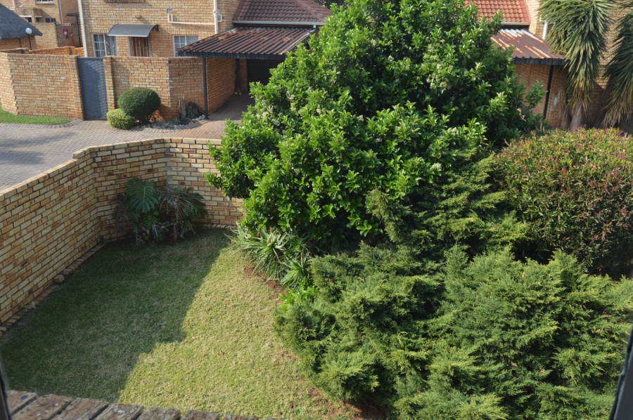 2 Bedroom Property for Sale in Strubensvallei Gauteng