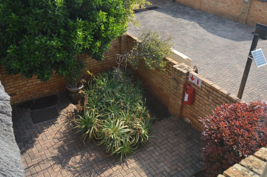 2 Bedroom Property for Sale in Strubensvallei Gauteng