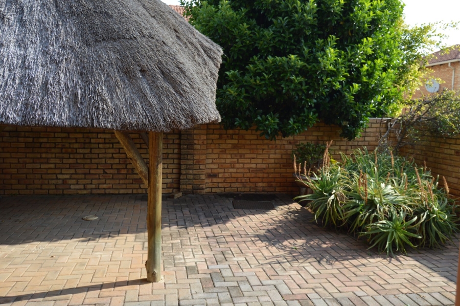 2 Bedroom Property for Sale in Strubensvallei Gauteng