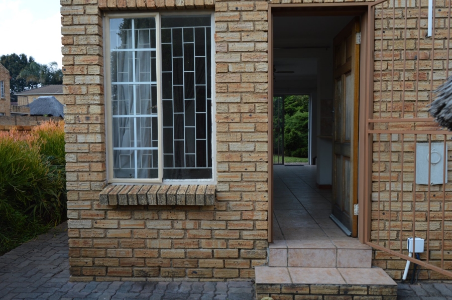2 Bedroom Property for Sale in Strubensvallei Gauteng
