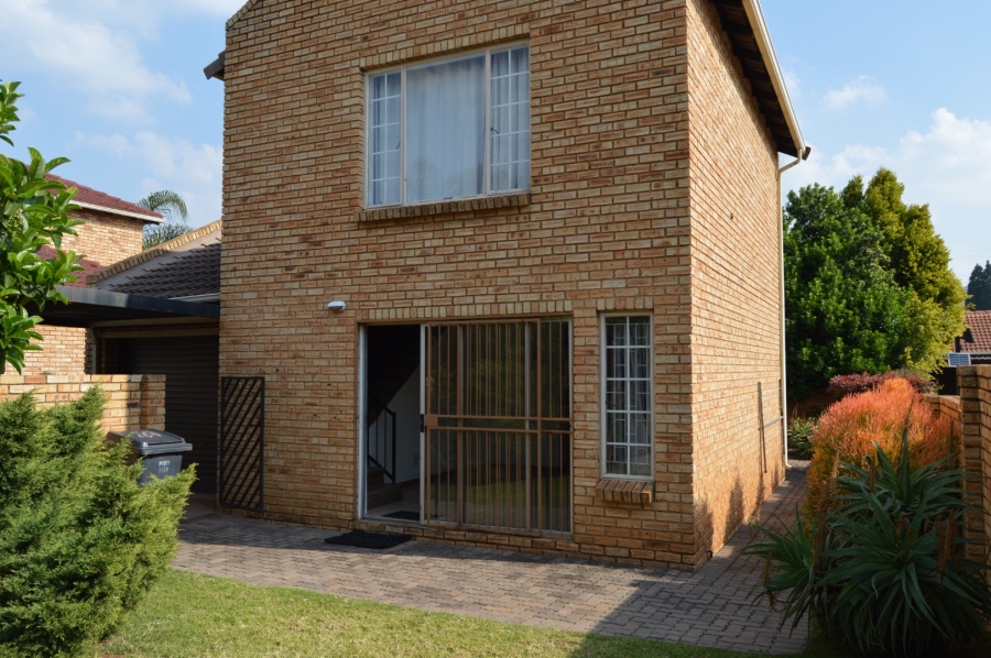 2 Bedroom Property for Sale in Strubensvallei Gauteng