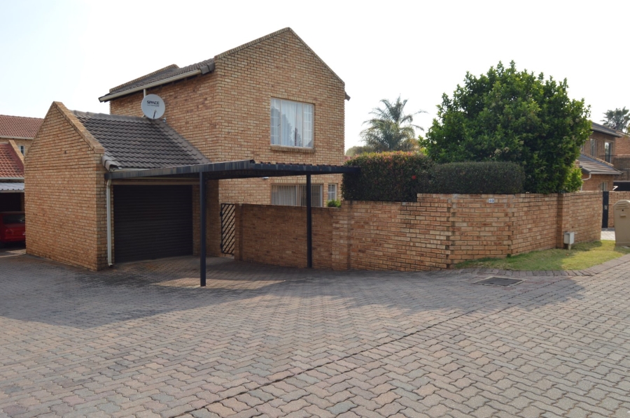 2 Bedroom Property for Sale in Strubensvallei Gauteng