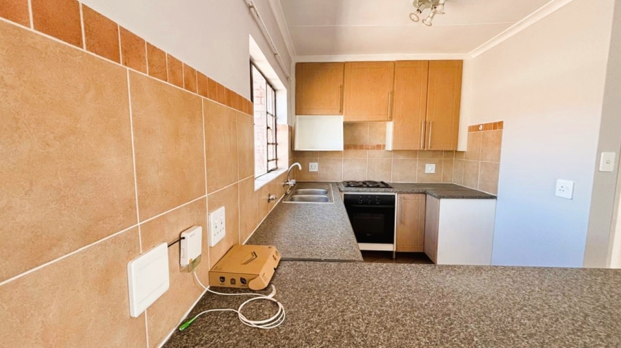 To Let 2 Bedroom Property for Rent in Eco Park Gauteng