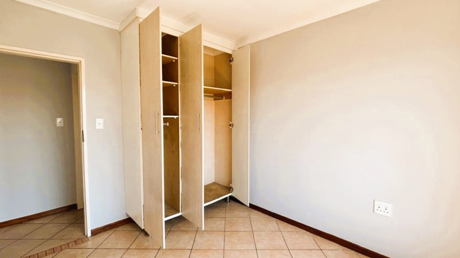 To Let 2 Bedroom Property for Rent in Eco Park Gauteng