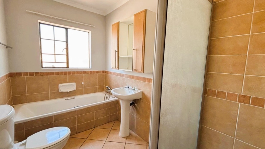 To Let 2 Bedroom Property for Rent in Eco Park Gauteng