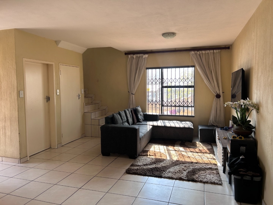 To Let 3 Bedroom Property for Rent in Blue Hills Gauteng