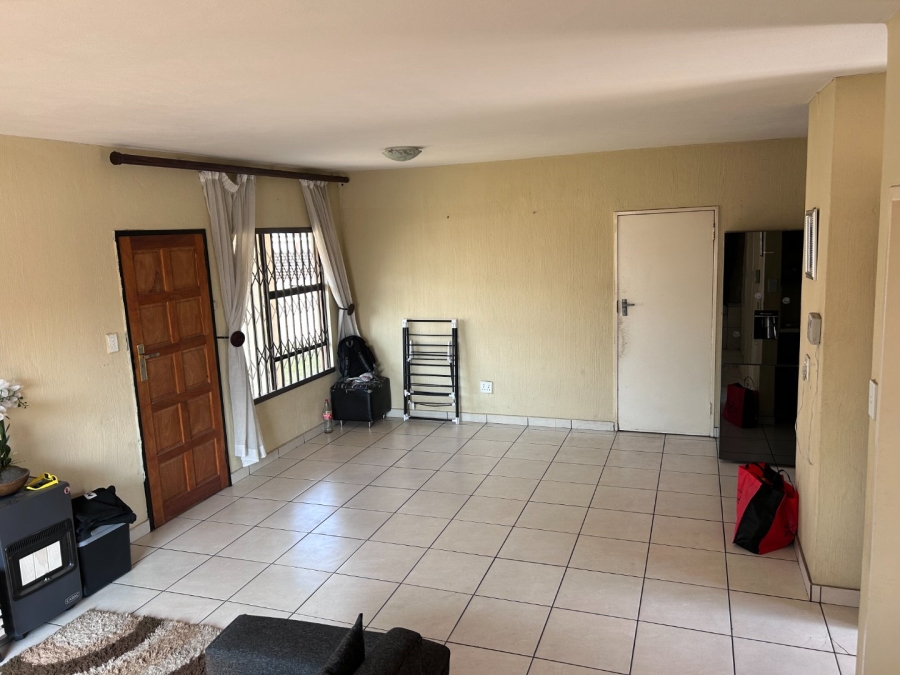 To Let 3 Bedroom Property for Rent in Blue Hills Gauteng